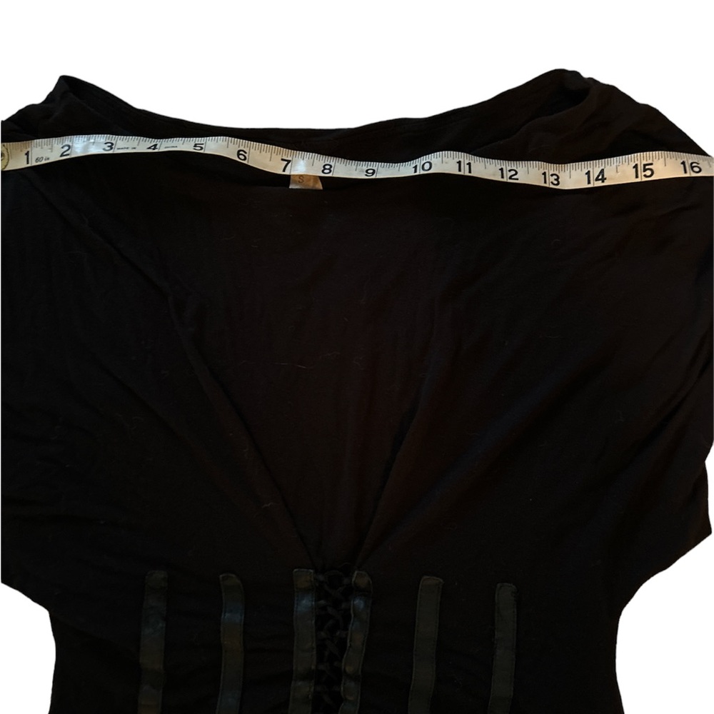 Sexy yet classy bodice detail top sz sm - Picture 13 of 16